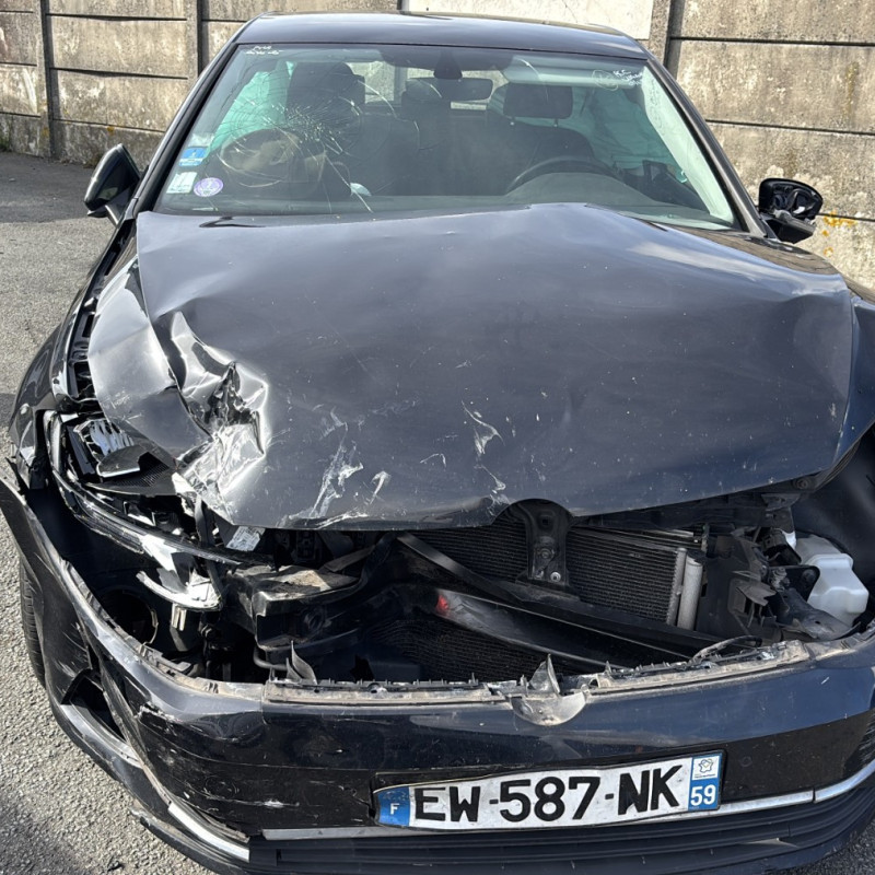 VOLKSWAGEN GOLF 7 PHASE 2 1.0 TSI - 12V TURBO Photo n°9