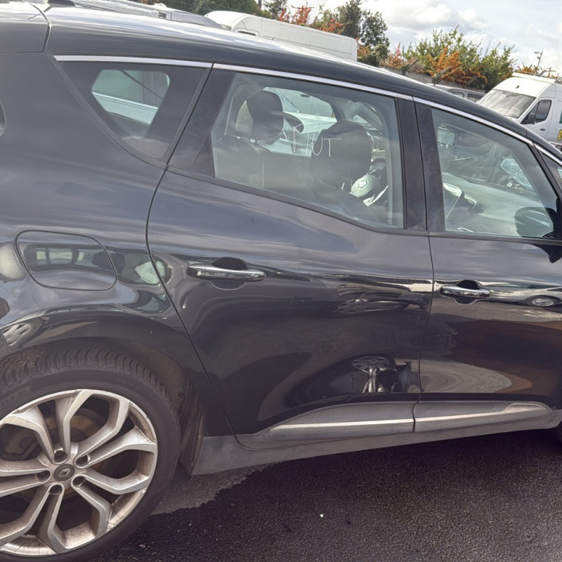 RENAULT SCENIC 4 1.2i - 16V TURBO TCE 130 Photo n°7