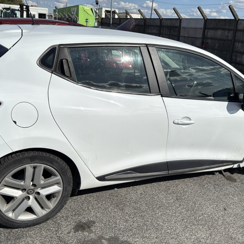 RENAULT CLIO 4 PHASE 2 1.5 DCI - 8V TURBO Photo n°8