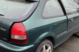 Feu arriere stop central HONDA CIVIC 6
