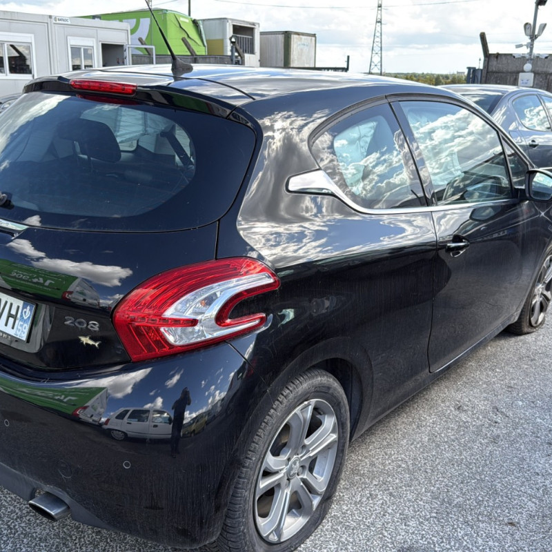 PEUGEOT 208 1 PHASE 1 1.2 VTI - 12V Photo n°3