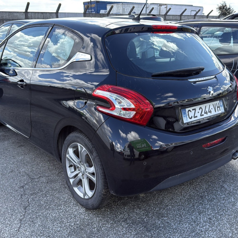 PEUGEOT 208 1 PHASE 1 1.2 VTI - 12V Photo n°4