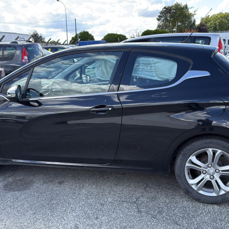 PEUGEOT 208 1 PHASE 1 1.2 VTI - 12V Photo n°6