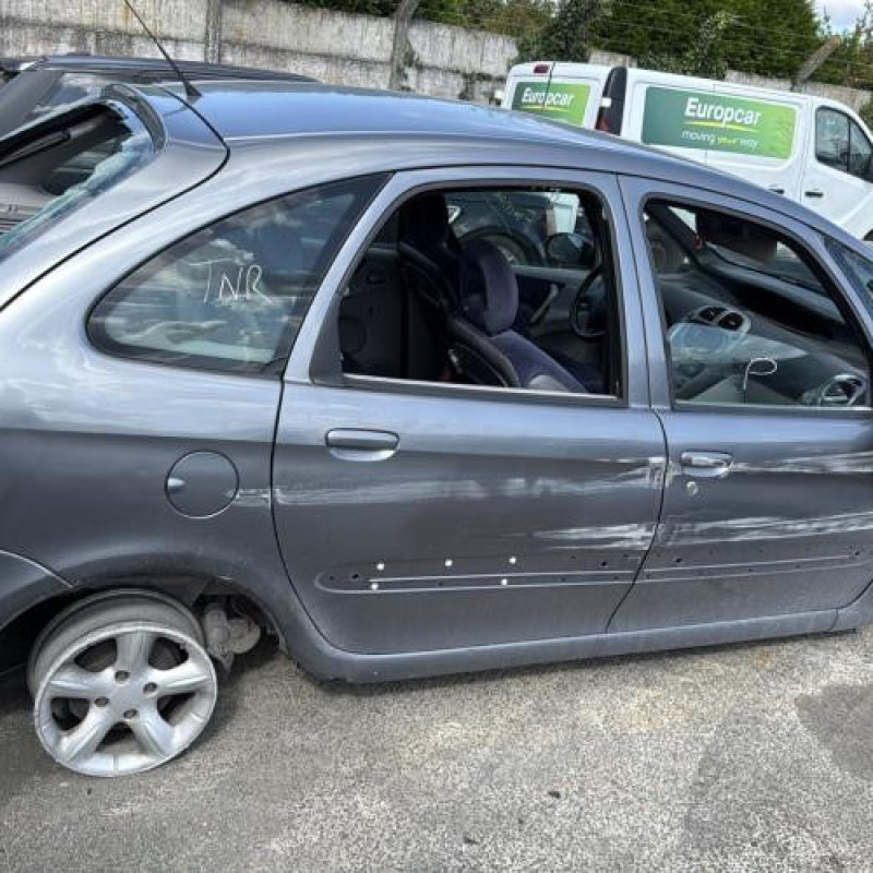Optique avant principal gauche (feux)(phare) CITROEN XSARA PICASSO Photo n°16