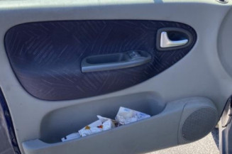 Porte avant droit RENAULT SCENIC 1