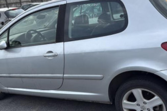 Pretensionneur de ceinture avant droit PEUGEOT 307