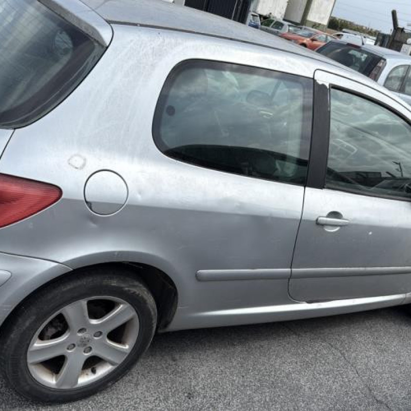 Pretensionneur de ceinture avant droit PEUGEOT 307 Photo n°10