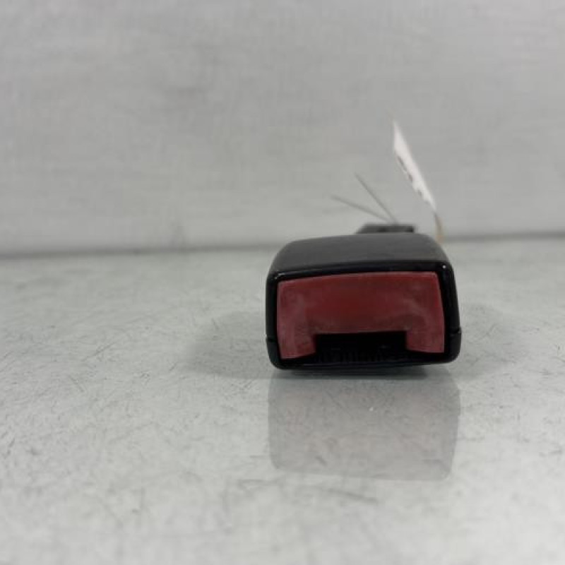 Attache ceinture avant droit VOLKSWAGEN POLO 4 Photo n°2