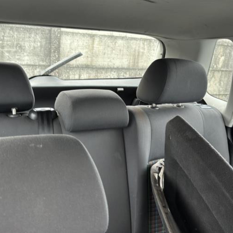 Attache ceinture avant droit VOLKSWAGEN POLO 4 Photo n°16