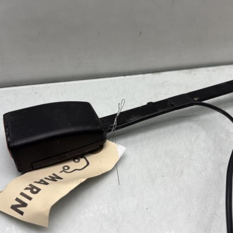 Attache ceinture avant droit RENAULT MEGANE 4 Photo n°1