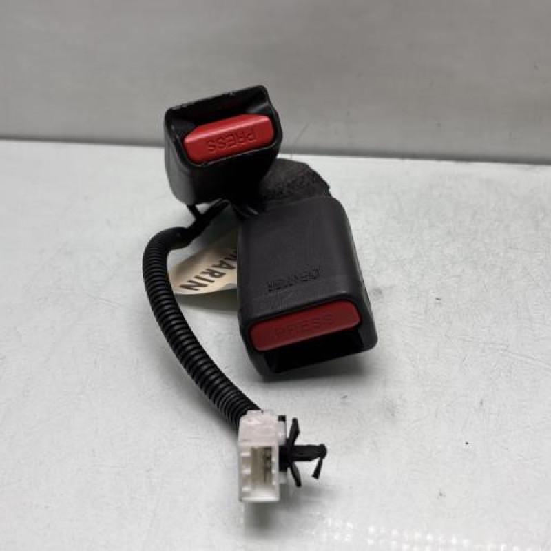 Attache ceinture arriere droit HYUNDAI I 20 2 Photo n°4