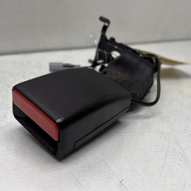 Attache ceinture arriere droit RENAULT MEGANE 4 Photo n°1