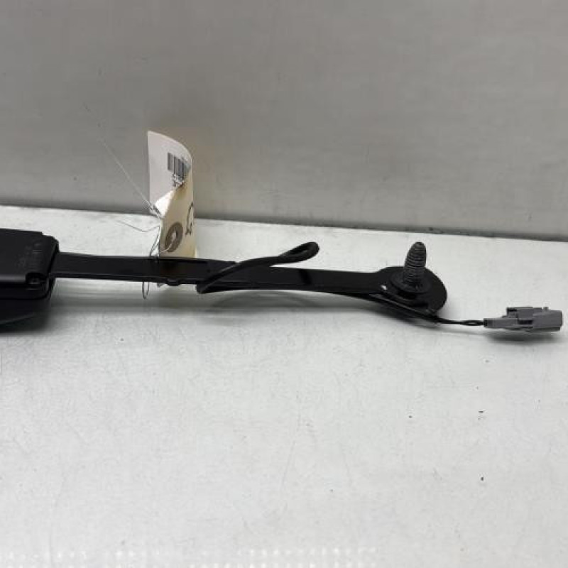 Attache ceinture avant gauche RENAULT MEGANE 4 Photo n°3