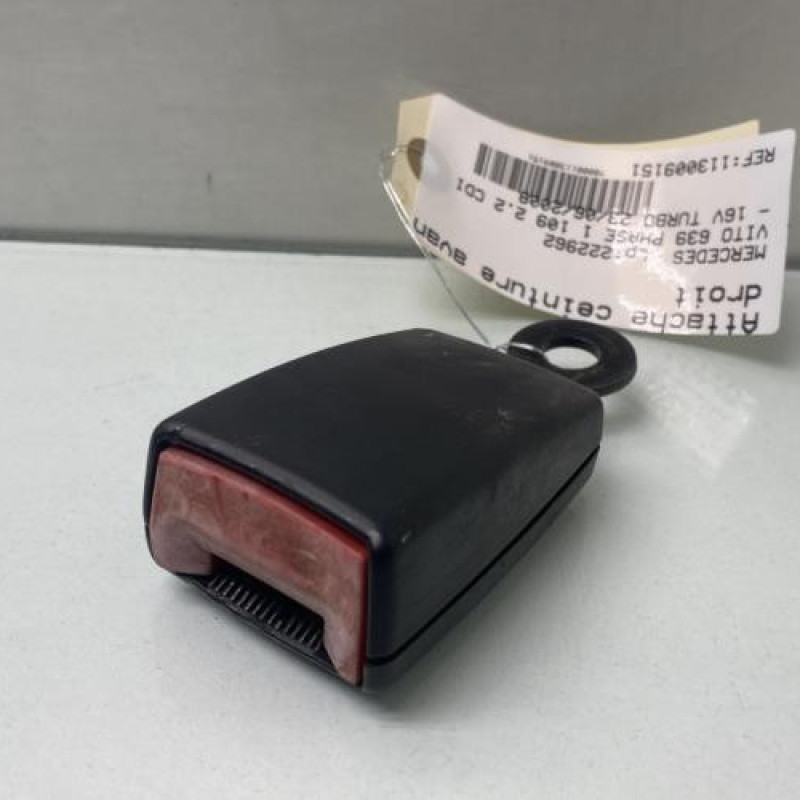 Attache ceinture avant droit MERCEDES VITO 639 Photo n°1