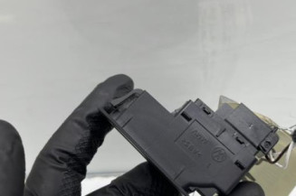 Interrupteur de leve vitre arriere droit VOLKSWAGEN GOLF 8