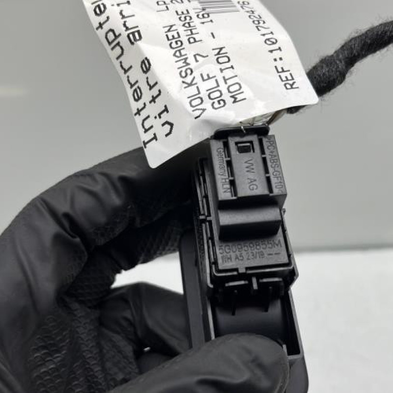 Interrupteur de leve vitre arriere droit VOLKSWAGEN GOLF 8 Photo n°4