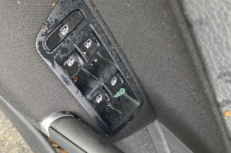 Interrupteur de leve vitre arriere droit VOLKSWAGEN GOLF 8
