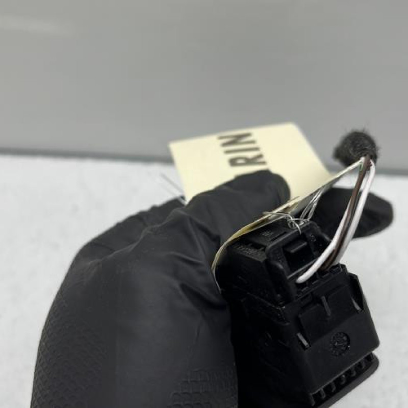 Interrupteur de leve vitre arriere gauche VOLKSWAGEN GOLF 8 Photo n°3