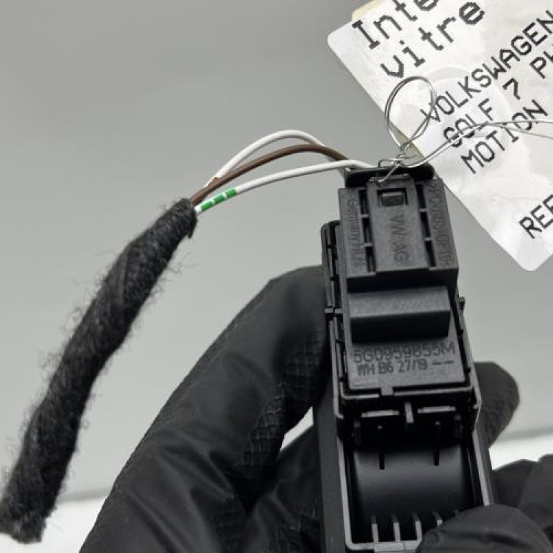 Interrupteur de leve vitre arriere gauche VOLKSWAGEN GOLF 8 Photo n°4