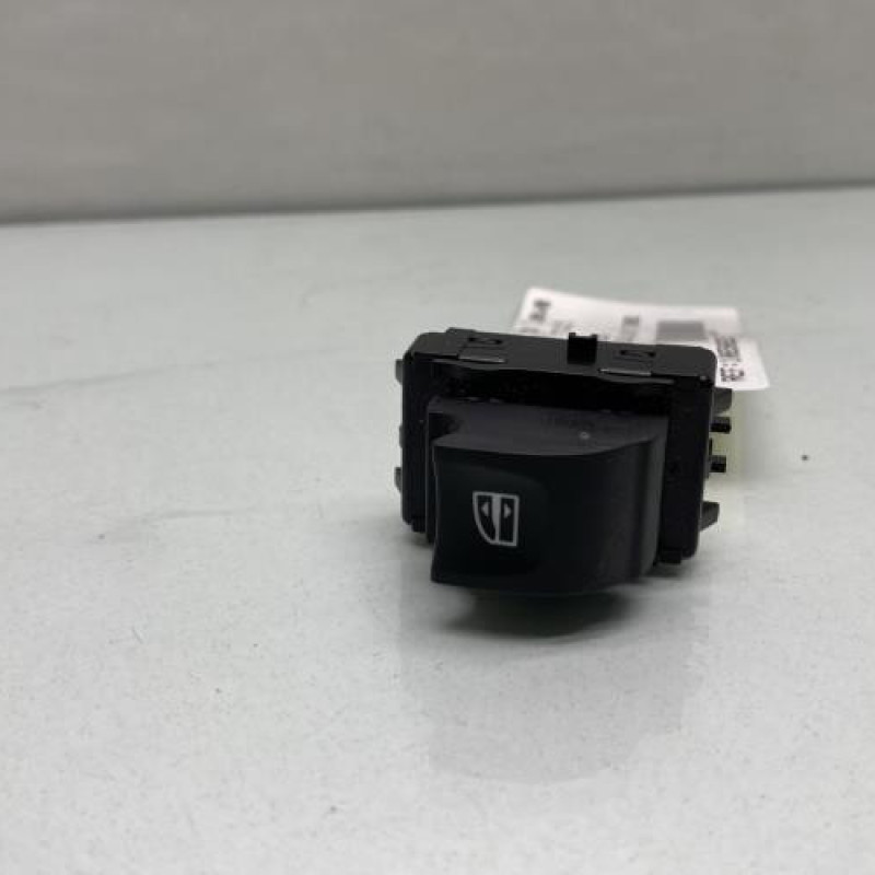 Interrupteur de leve vitre avant droit RENAULT TALISMAN Photo n°1