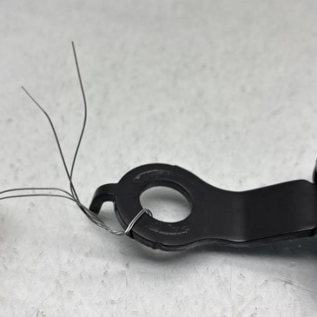 Attache ceinture avant droit DACIA DUSTER 1