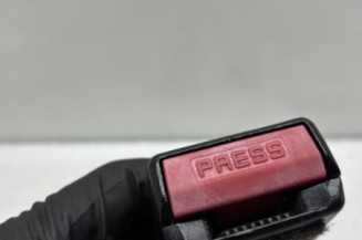 Attache ceinture avant droit DACIA DUSTER 1