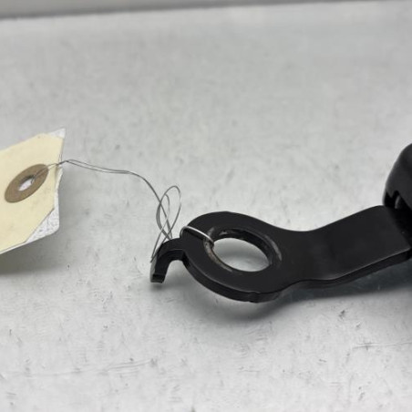 Attache ceinture avant gauche DACIA DUSTER 1