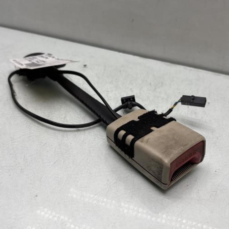 Attache ceinture avant gauche SKODA SUPERB 2 Photo n°1