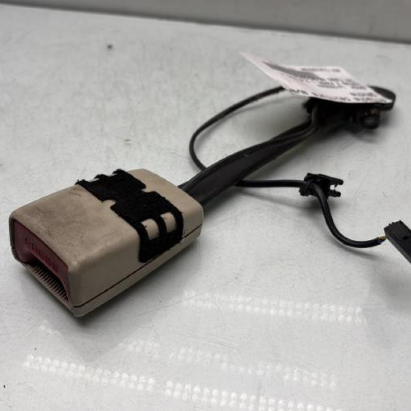 Attache ceinture avant gauche SKODA SUPERB 2 Photo n°2