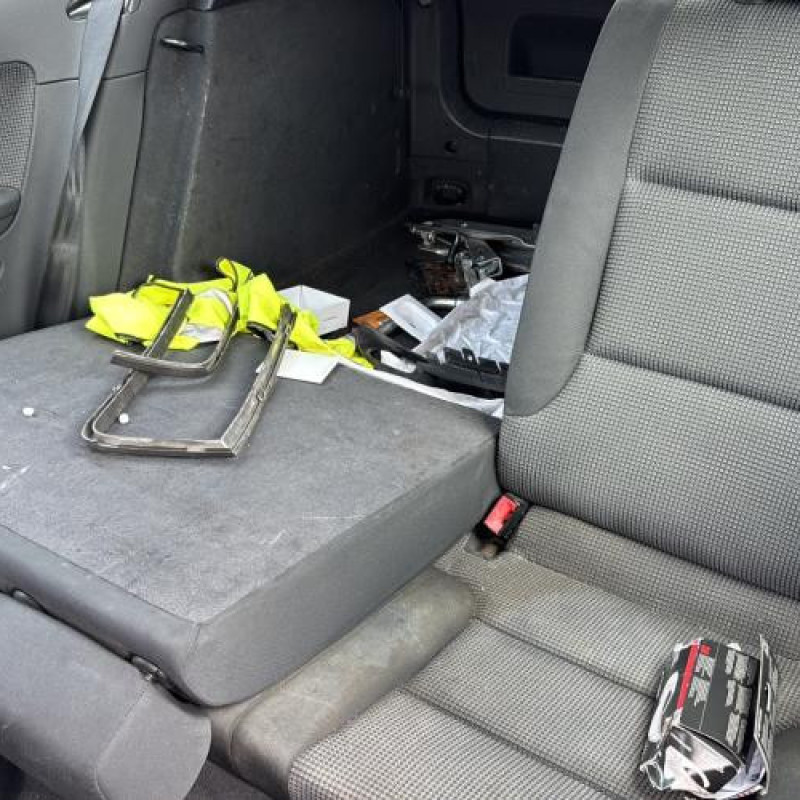 Attache ceinture avant gauche AUDI A3 2 Photo n°16