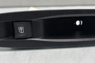 Interrupteur de leve vitre arriere droit RENAULT MEGANE 4 Photo n°1