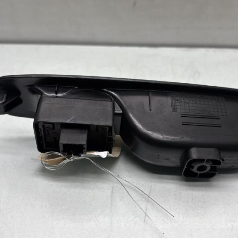 Interrupteur de leve vitre arriere droit RENAULT MEGANE 4 Photo n°2