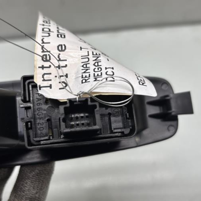 Interrupteur de leve vitre arriere droit RENAULT MEGANE 4 Photo n°3