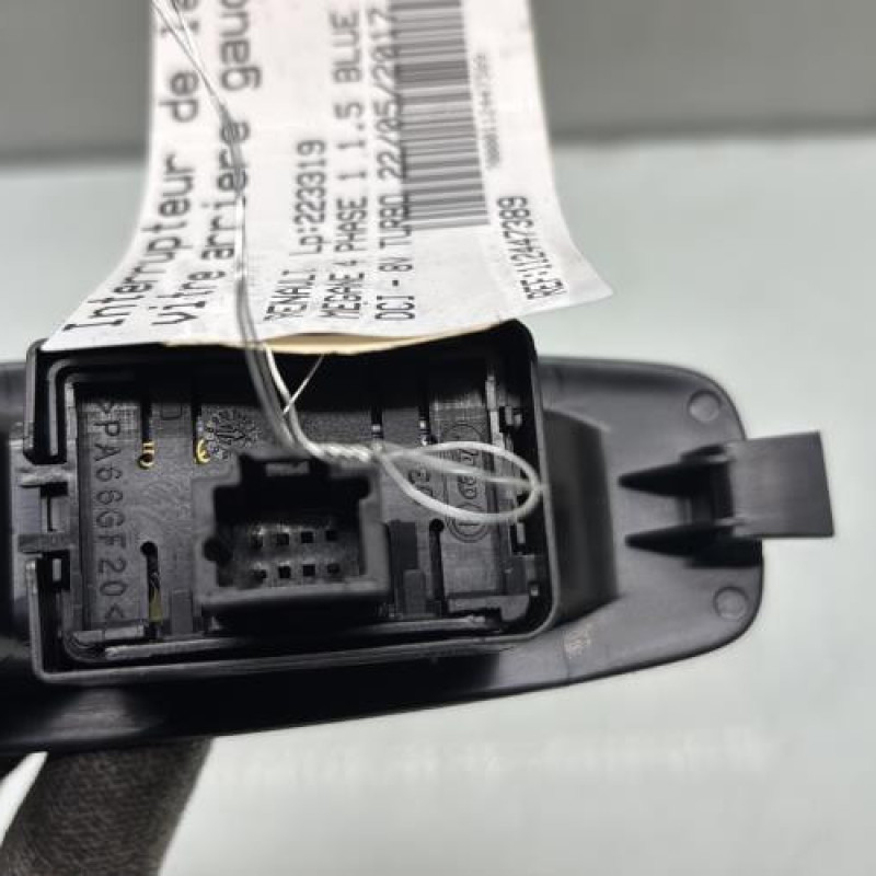 Interrupteur de leve vitre arriere gauche RENAULT MEGANE 4 Photo n°3