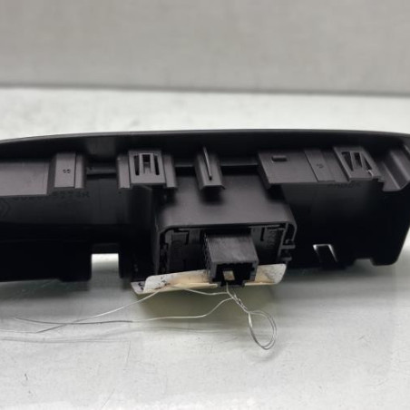 Interrupteur de leve vitre avant droit RENAULT MEGANE 4