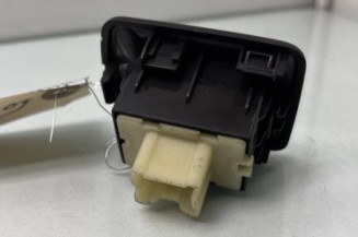 Interrupteur de leve vitre arriere droit DACIA SANDERO 2