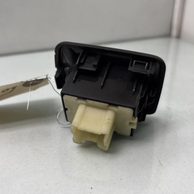 Interrupteur de leve vitre arriere droit DACIA SANDERO 2 Photo n°2