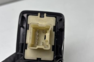 Interrupteur de leve vitre arriere droit DACIA SANDERO 2
