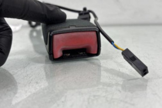 Attache ceinture avant gauche VOLKSWAGEN GOLF 6 Photo n°1
