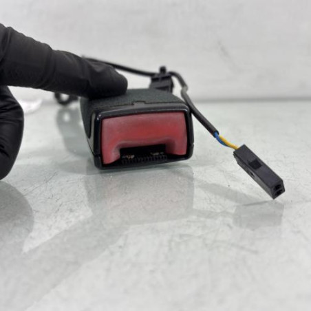 Attache ceinture avant gauche VOLKSWAGEN GOLF 6 Photo n°1