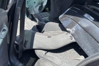 Attache ceinture avant gauche VOLKSWAGEN GOLF 6
