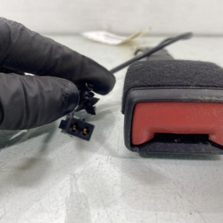 Attache ceinture avant droit VOLKSWAGEN POLO 6