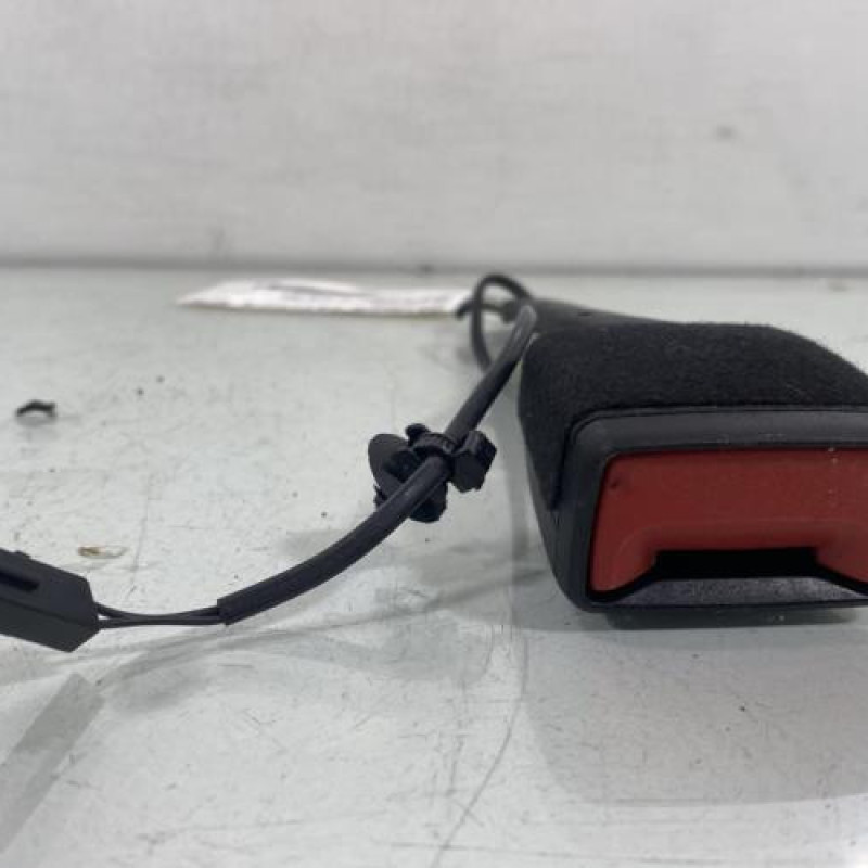 Attache ceinture avant gauche VOLKSWAGEN POLO 6 Photo n°1