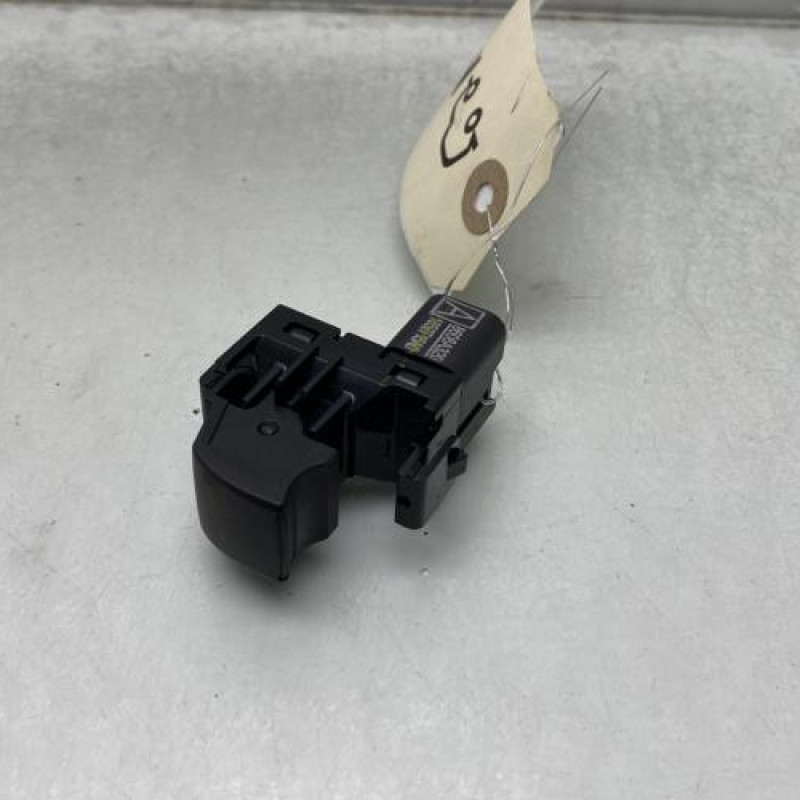 Interrupteur de leve vitre arriere gauche MITSUBISHI SPACE STAR 3 Photo n°2