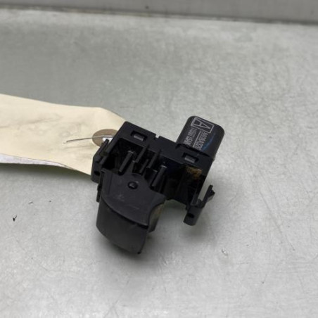 Interrupteur de leve vitre avant droit MITSUBISHI SPACE STAR 3