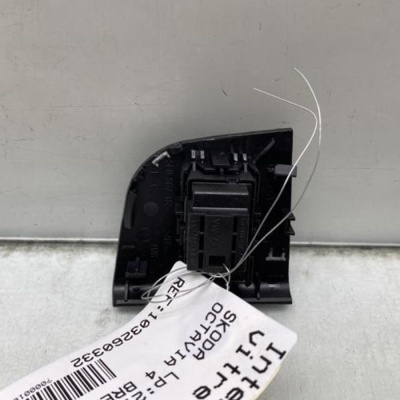 Interrupteur de leve vitre arriere gauche SKODA OCTAVIA 4 Photo n°2