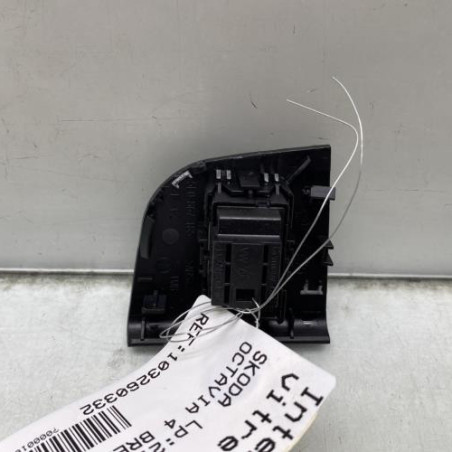 Interrupteur de leve vitre arriere gauche SKODA OCTAVIA 4