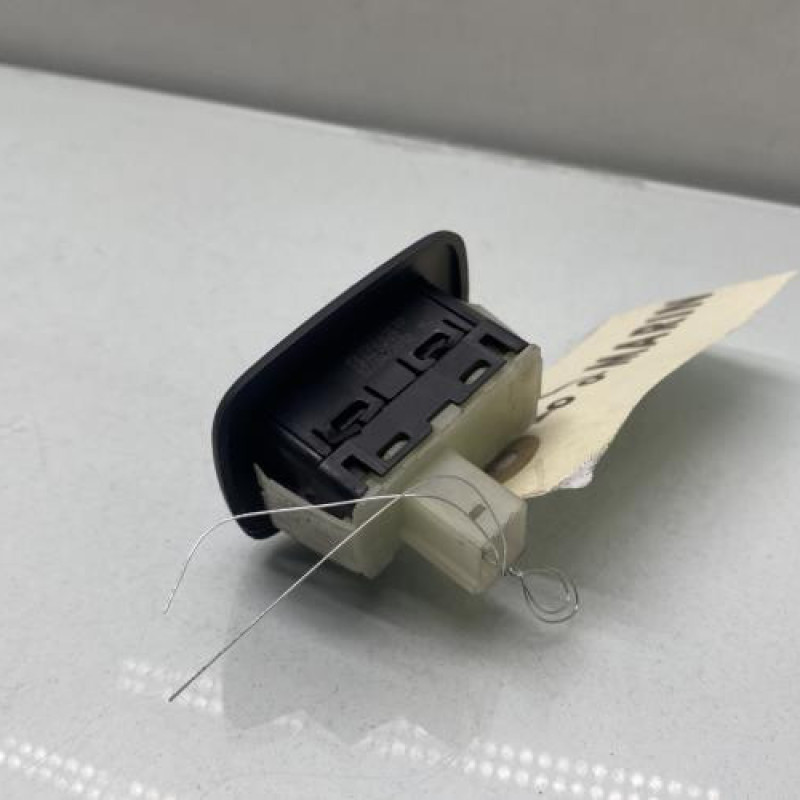 Interrupteur de leve vitre arriere droit PEUGEOT 508 1 SW Photo n°1