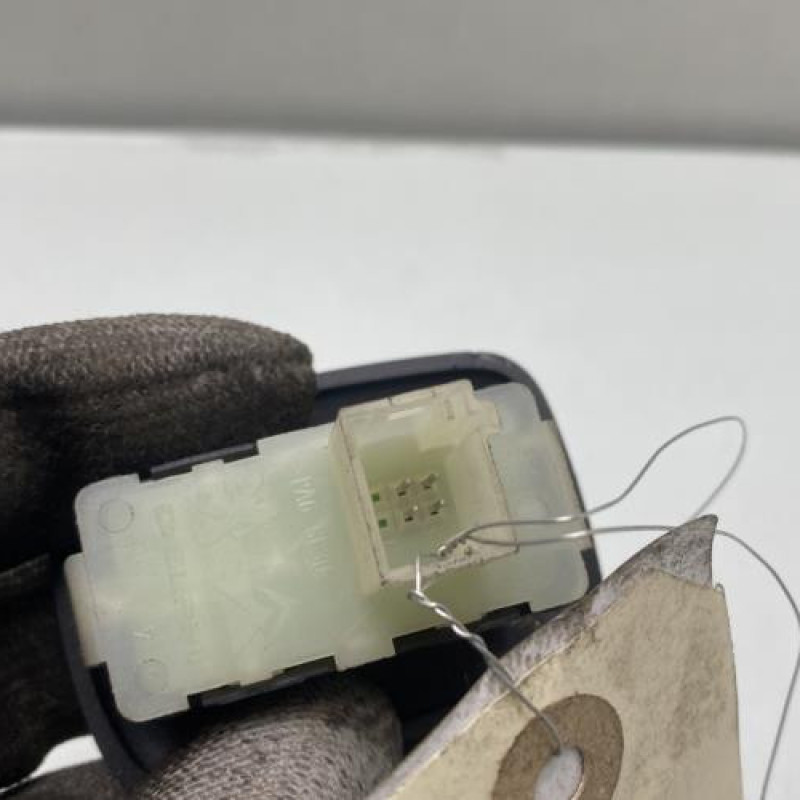 Interrupteur de leve vitre arriere gauche PEUGEOT 508 1 SW Photo n°3