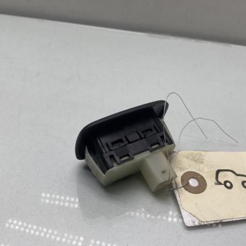 Interrupteur de leve vitre arriere gauche PEUGEOT 508 1 SW Photo n°4